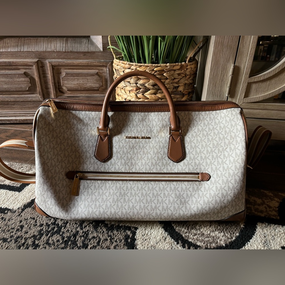 Michael Kors Weekender/Duffle Bag